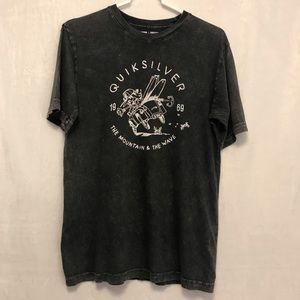 Quicksilver boys black, t-shirt w/graphics. Size XL